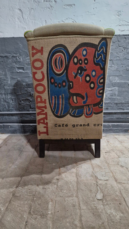 Nachhaltiger Vintage Sessel aus recycelten Kaffeesäcken - Teil der" Sostinible Lampocoy Collection" von CAFFAHHAUS